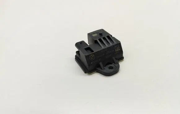 BMW 5 F10 F11 Glow plug pre-heat relay 7810856 781085603 0522120103