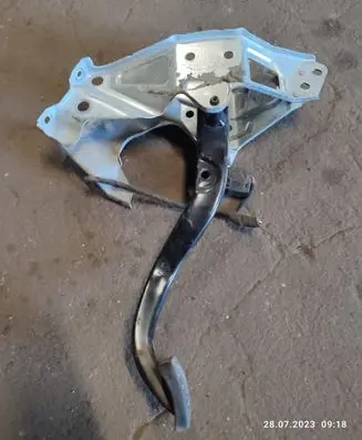 Opel Astra H Brake pedal