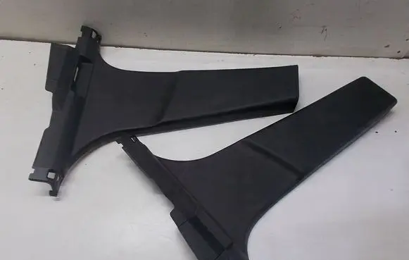 Nissan Qashqai (B) pillar trim (bottom) 