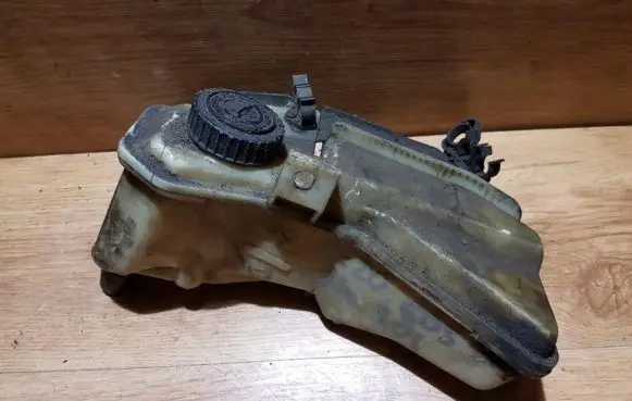 Peugeot 605 Power steering fluid tank/reservoir