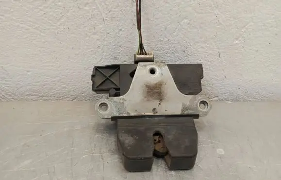 Ford Focus Tailgate/trunk/boot lock/catch/latch 3M51R442A66