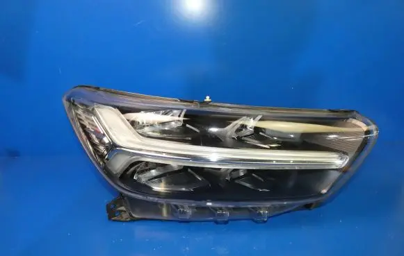Volvo XC40 Headlight/headlamp 32133580
