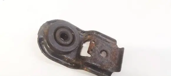 Subaru Legacy Radiator mount bracket 