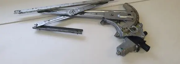 Honda CR-V Front door window regulator motor