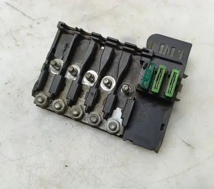 Volkswagen Golf V Fuse module 1J0937617D 550A 30A30A30A