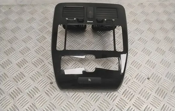 Nissan Leaf I (ZE0) Panel trim 682603NL0A