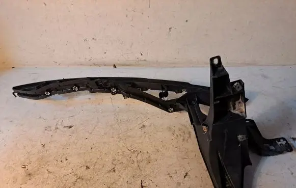 BMW X6 M Fender mounting bracket 7157984