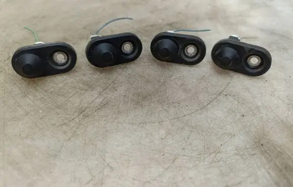 Toyota Avensis T270 Front door sensor
