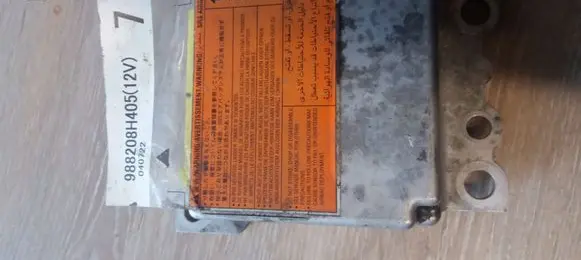 Nissan X-Trail T30 Airbag control unit/module 988208H405