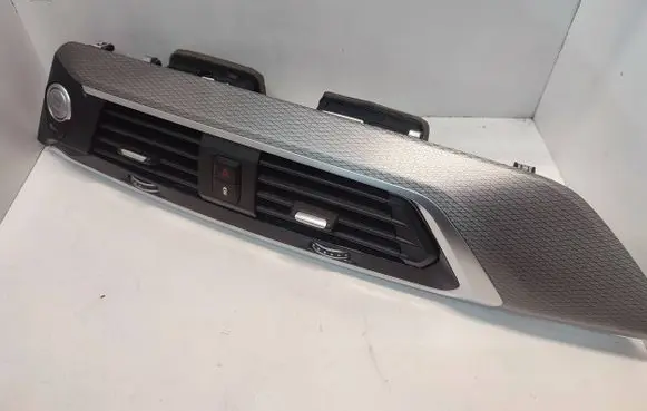 BMW X3 G01 Dash center air vent grill 64229363444 9363444