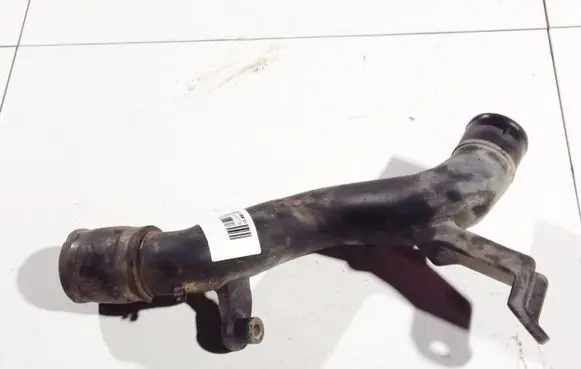 Toyota Avensis T220 Intercooler hose/pipe