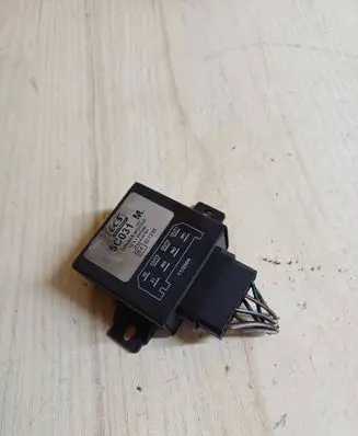 Audi A4 S4 B6 8E 8H Tow bar trailer control unit/module 5C031 PA66GF30 E021398