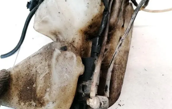 Peugeot Partner Windscreen/windshield washer pump