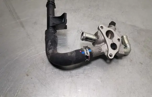Toyota RAV 4 (XA50) Engine coolant pipe/hose 8942233040