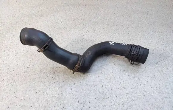 Volkswagen Golf III Intercooler hose/pipe 1H0145762 1H0145762T