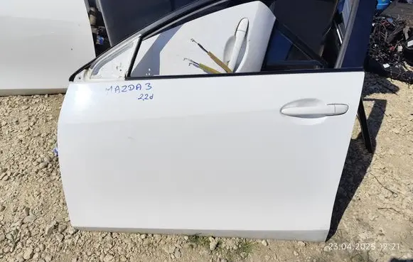 Mazda 3 II Front door