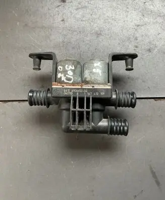 BMW X5 E53 Coolant heater control valve 6906652 060710 1147412159