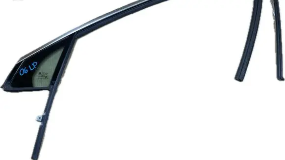 Buick Enclave II Front triangle window/glass 9394138