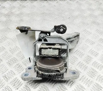 Opel Vivaro Engine mount bracket 93868345