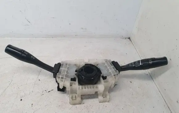 Mitsubishi Eclipse Wiper turn signal indicator stalk/switch 8600A050 17D714