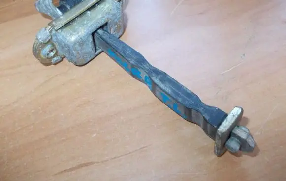 Nissan Micra Rear door check strap stopper