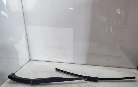 KIA Optima Front wiper blade arm