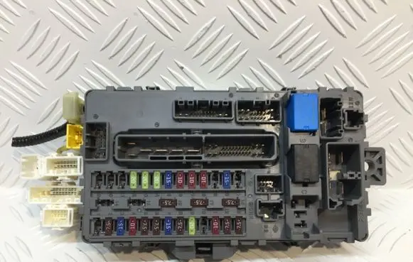 Honda Accord Fuse module TL0-E211