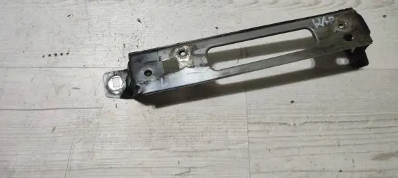 Renault Kadjar Fender mounting bracket 0014