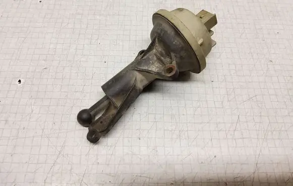 Ford Mondeo Mk III Other engine bay part
