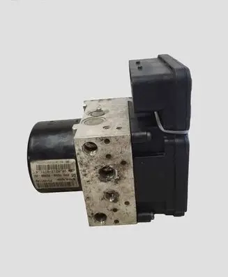 Volvo V70 ABS Pump 31261142 000404974D0 7G9N2C405AC