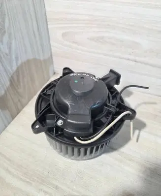 Chevrolet Orlando Heater fan/blower 13283815