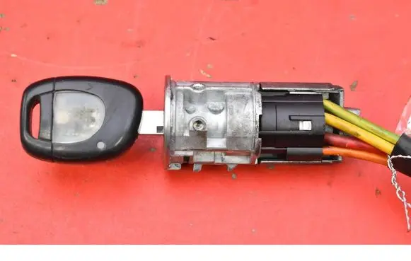 Renault Kangoo I Ignition lock 