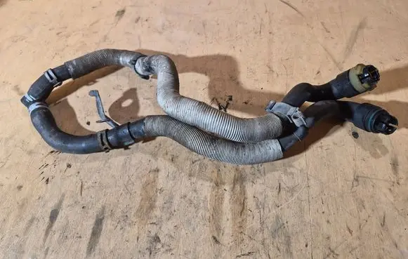 Opel Zafira A Engine coolant pipe/hose 9129555 1301637