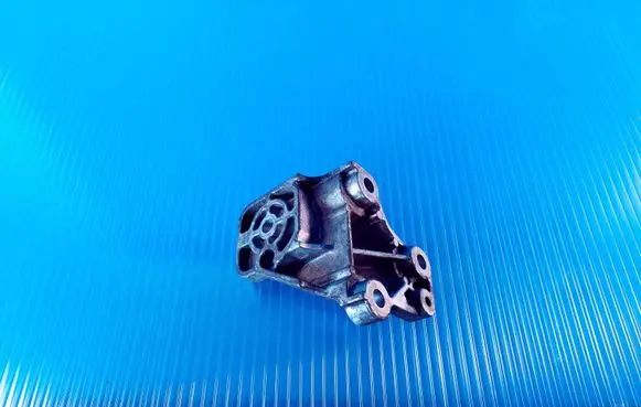 Volvo XC90 Engine mounting bracket 86341232 1285