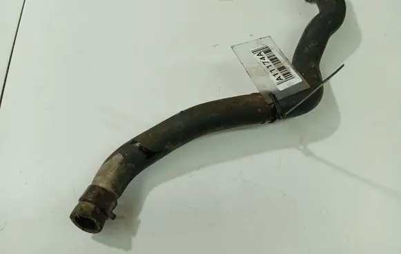 Nissan Primera Engine coolant pipe/hose 