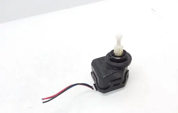 Volkswagen PASSAT B5.5 Headlight level adjustment motor 1J0941295C