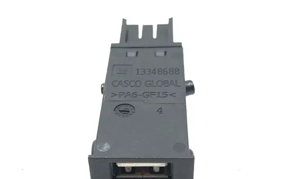 Chevrolet Cruze USB socket connector 13348688