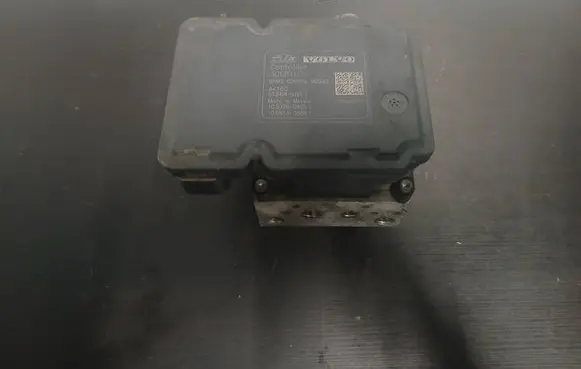 Volvo V70 ABS Pump 30681619 10092604053 000404972C1