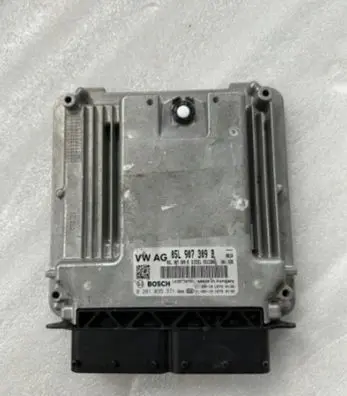 Volkswagen Tiguan Engine control unit/module 05L907309B 0281035371