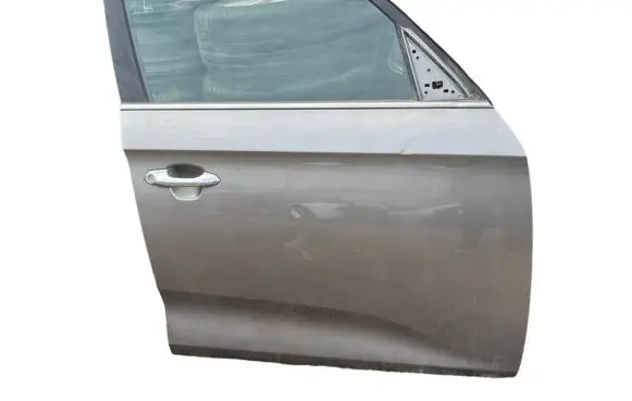 KIA Carens III Front door