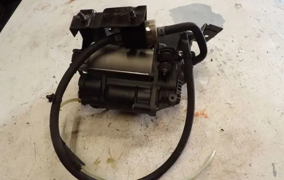 Mercedes-Benz ML W166 Air suspension compressor/pump 