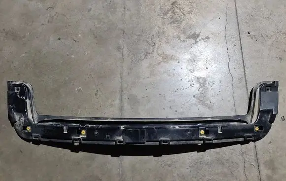 Trunk door license plate light bar