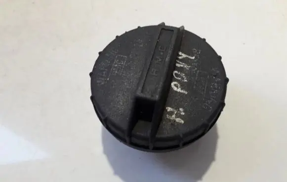 Hyundai Pony Fuel tank filler cap 