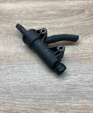 BMW 5 E39 Clutch slave cylinder 1165010