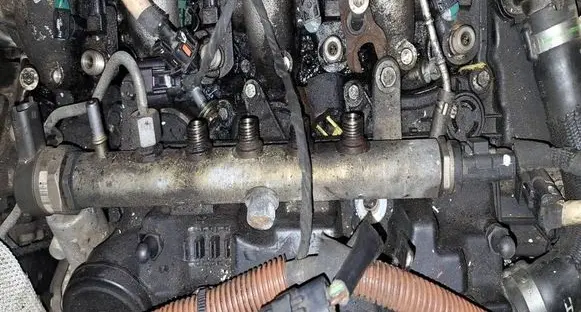 Peugeot 4007 Fuel main line pipe 