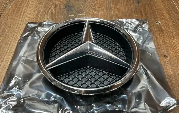 Mercedes-Benz R W251 Manufacturer badge logo/emblem A0008880060