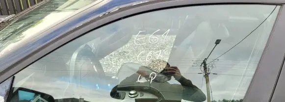BMW 5 E60 E61 Sliding door window/glass 