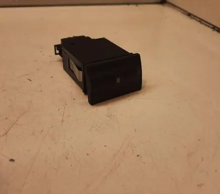 Skoda Octavia Mk1 (1U) Fuel tank opening switch 1J0959833C