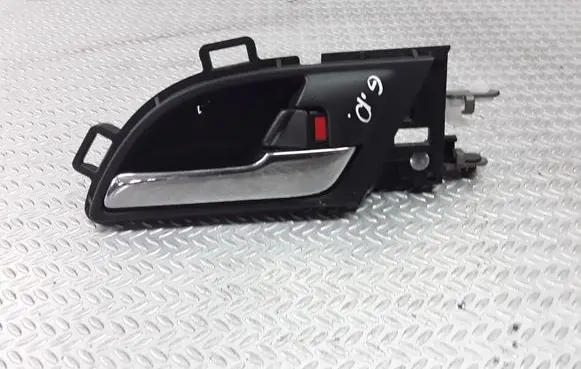 Honda CR-V Rear door interior handle