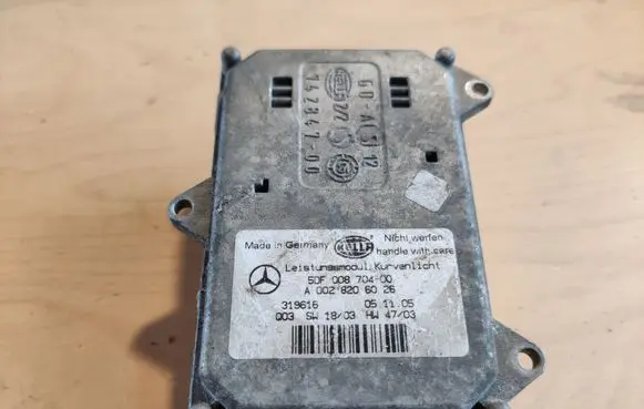 Mercedes-Benz E W211 Headlight ballast module Xenon A0028206026 5DF00870400